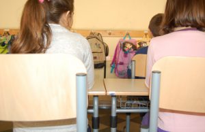 Cagliari, non usa l’e-registro: maestro sospeso