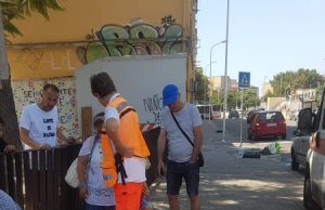 Cagliari, marciapiedi pericolosi: signora cade e si fa male