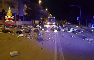 Quartu, cumuli di rifiuti buttati in strada e dati alle fiamme