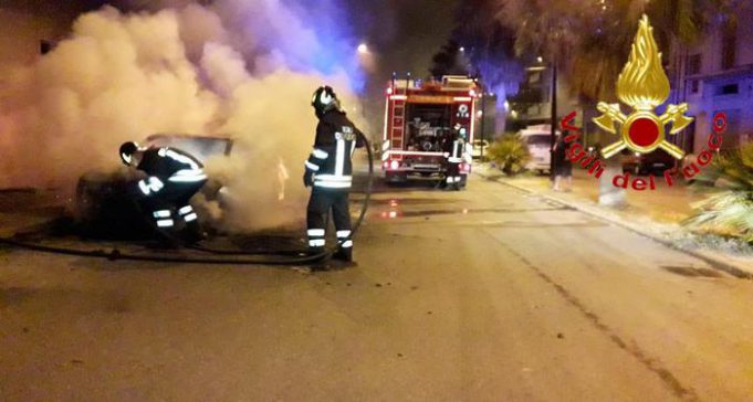 Attentato auto sindaco Cardedu (Credit: uff. st. VVFF) - DA