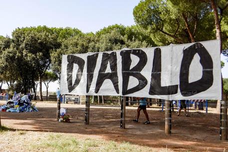 Ultras ucciso: figlia, morto da uomo libero ma negato funerale