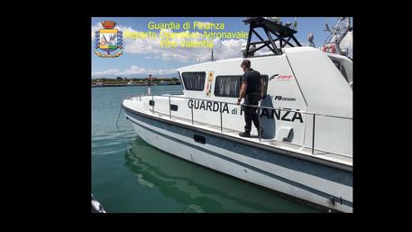 Motovedetta del Reparto operativo aeronavale di Vibo Valentia della Guardia di finanza