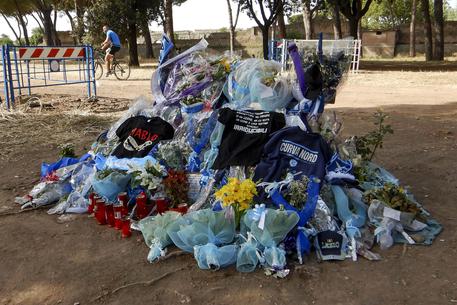 Ultras ucciso: figlia, morto da uomo libero ma negato funerale