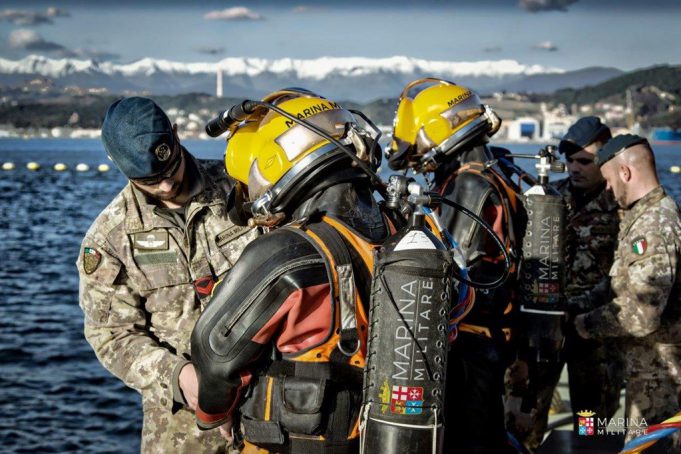 marina_militare-_palombari_distruggono_313_ordigni_a_cassibile