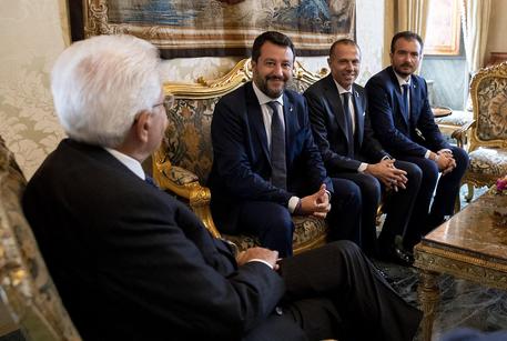 Salvini,diremo a Mattarella di mettere fine a vergogna