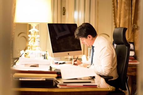Governo: Conte tornato a palazzo Chigi