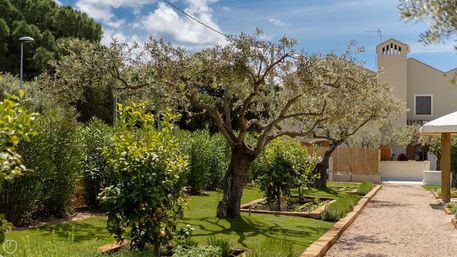 Turismo, esterno Locanda della Meridiana gestita da Italianway a Santa Margherita di Pula