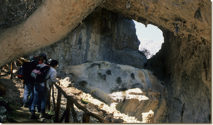 Dolina-di-Tiscali-Supramonte-1