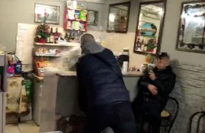 bottigliata in testa