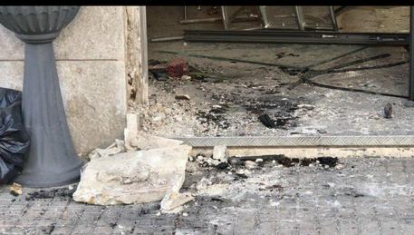 Attentati Puglia, bomba danneggia bar Brindisi