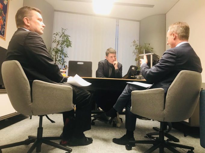 Eurodeputato-Ignazio-Corrao-con-Direttore-Generale-Mobilità-e-Trasporto-UE-Filip-Cornelis