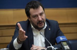 Governo: Salvini, esecutivo di inetti si faccia da parte