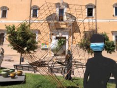 “Creatività e covid”, l’installazione in piazza Eleonora a Oristano