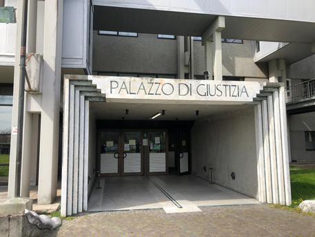 Prato, arrestata la donna cha avuto un figlio da un allievo