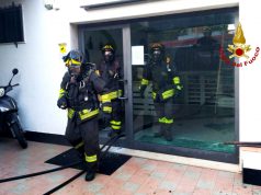 Incendio a Cagliari, fiamme in una pizzeria