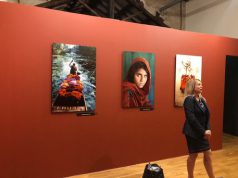 Foto, 100 capolavori di McCurry in mostra a Cagliari
