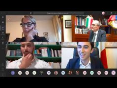 Cagliari, i piccoli (e simpatici) inconvenienti dello smart working: il bimbo reclama la mamma-consigliera