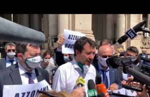 Protesta della scuola, Salvini: “Mi rifiuto di far mettere a mia figlia la mascherina”
