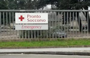 Difende anziano e l’aggressore lo pesta