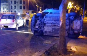 Cagliari, scontro tra due auto: ferita una 20enne