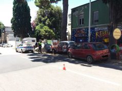 Cagliari, perde il controllo del mezzo e finisce contro pedone e tre auto: due feriti