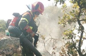 Inferno di fuoco a Sassari, intervento dei mezzi antincendio