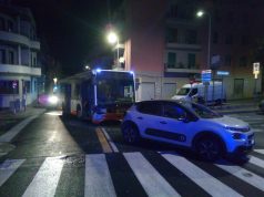 Scontro auto e pullman a Cagliari, ferita una donna