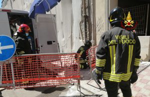 Tubatura del gas esplode durante i lavori di manutenzione: ferito un operaio