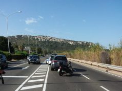 Scontro auto scooter in via Lungo Saline a Cagliari: un ferito