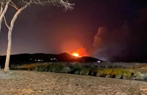 Grosso incendio a Budoni: fiamme spente, turisti rientrano nelle abitazioni