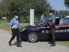 Fugge da centro d’accoglienza per raggiungere i parenti