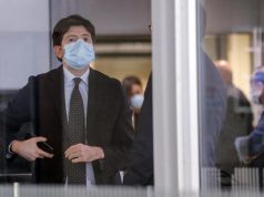 Covid: Speranza: “Non siamo fuori dalla fase difficile”