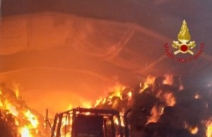 Maltempo: fulmine in campagne Genoni, colpiti due trattori