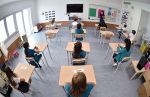 Riparte l’anno scolastico, si teme la fuga dei prof