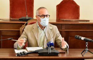 Sassari, il sindaco: “Prorogata ordinanza sull’uso della mascherina all’aperto”