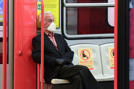 Fase 3: ipotesi proroga obbligo mascherine fino al 31/8