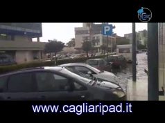 Un fiume d’acqua invade vie di Cagliari: tombini saltati e viale Diaz allagata