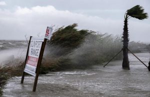 Usa: uragano Sally si rafforza a categoria 2 e si dirige a sud est
