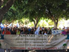 “Vi state scavando la fossa”: Minacce sul muro contro sindacalisti della vertenza Forestas