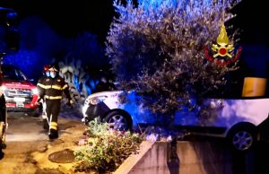 Villaputzu, incidente stradale con auto in bilico: un ferito