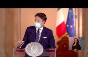 Dpcm, Conte: I sindaci possono chiudere le piazze. Didattica in presenza