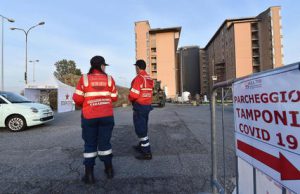 Covid, invitò negazionisti in reparto: primario malato