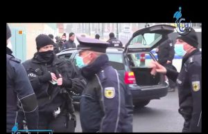Germania, auto si schianta contro gli uffici di Angela Merkel