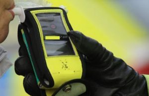 Monastir: 73enne ubriaco si schianta sulla rotonda e rifiuta alcoltest alcoltest