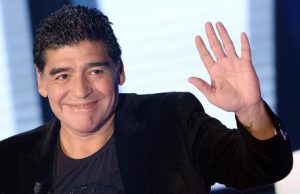 Maradona, avvocato: “Dopo l’operazione ha sbattuto la testa” Maradona