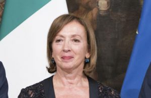 Zampa: “Dal 20 dicembre divieto spostamenti tra le Regioni, salvo necessità”