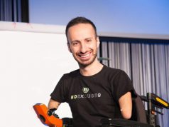 Sassari: senza braccia e gambe, insegna ai top manager – La storia