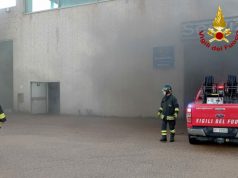Sassari, capannone in fiamme: intervento dei Vigili del Fuoco