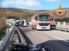 Incidente sulla Ss 131 al bivio Birori, gravissimo un motociclista