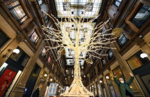 Festività e virus: ipotesi Italia zona rossa nei giorni festivi e prefestivi Natale coronavirus
